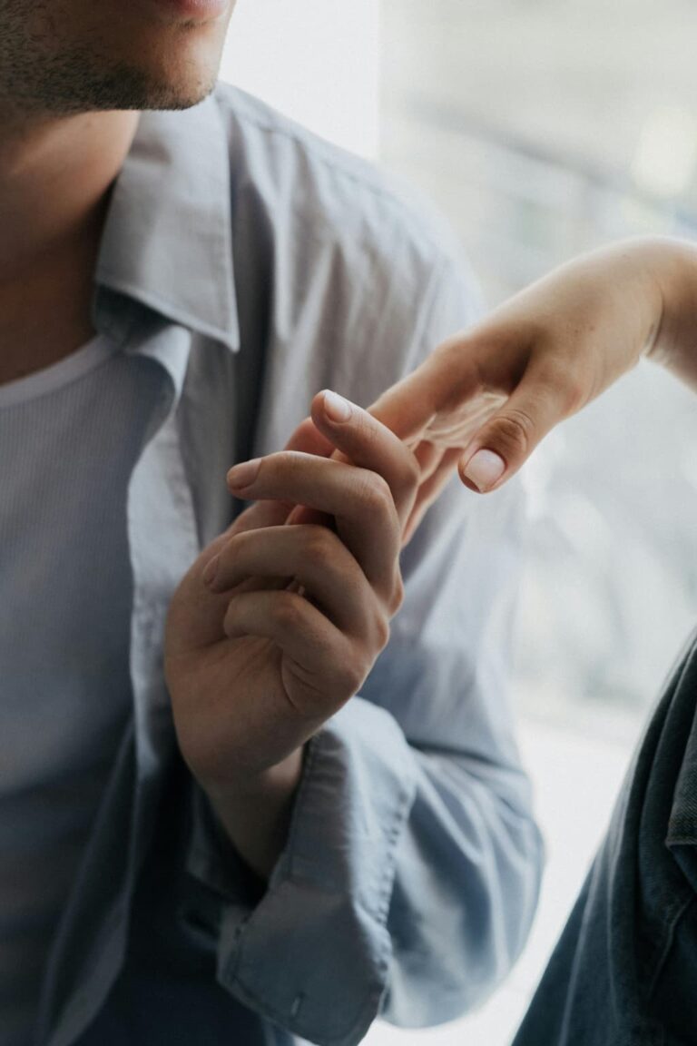 ¿Qué es el apego y cómo influye en las relaciones de pareja?